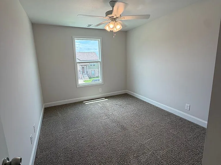 2636 Rafiki Dr — Photo 32