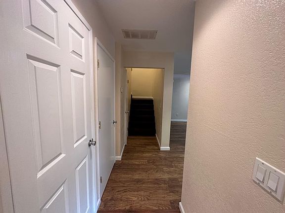 3rd image of 405 Enterprise Dr