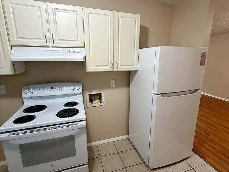 814 Crestwood Ter — Photo 11