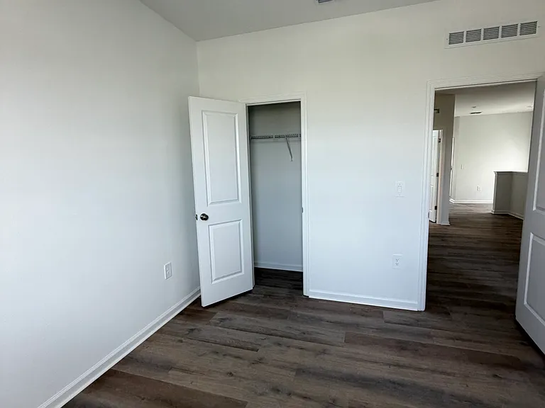 5175 Loyalty Dr — Photo 36