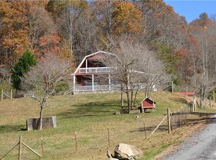 77 Triplets Dr, Clyde, NC 28721