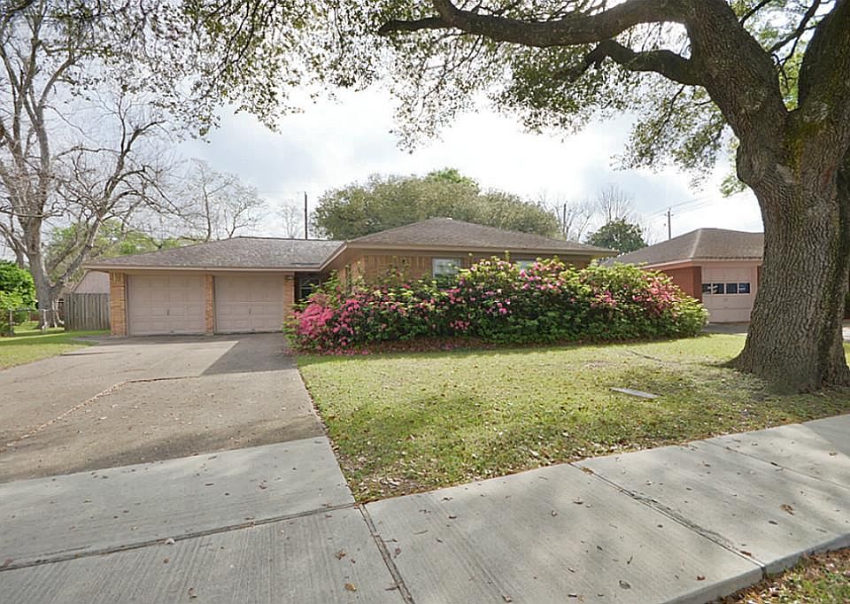 1st image of 1209 Rebecca Dr