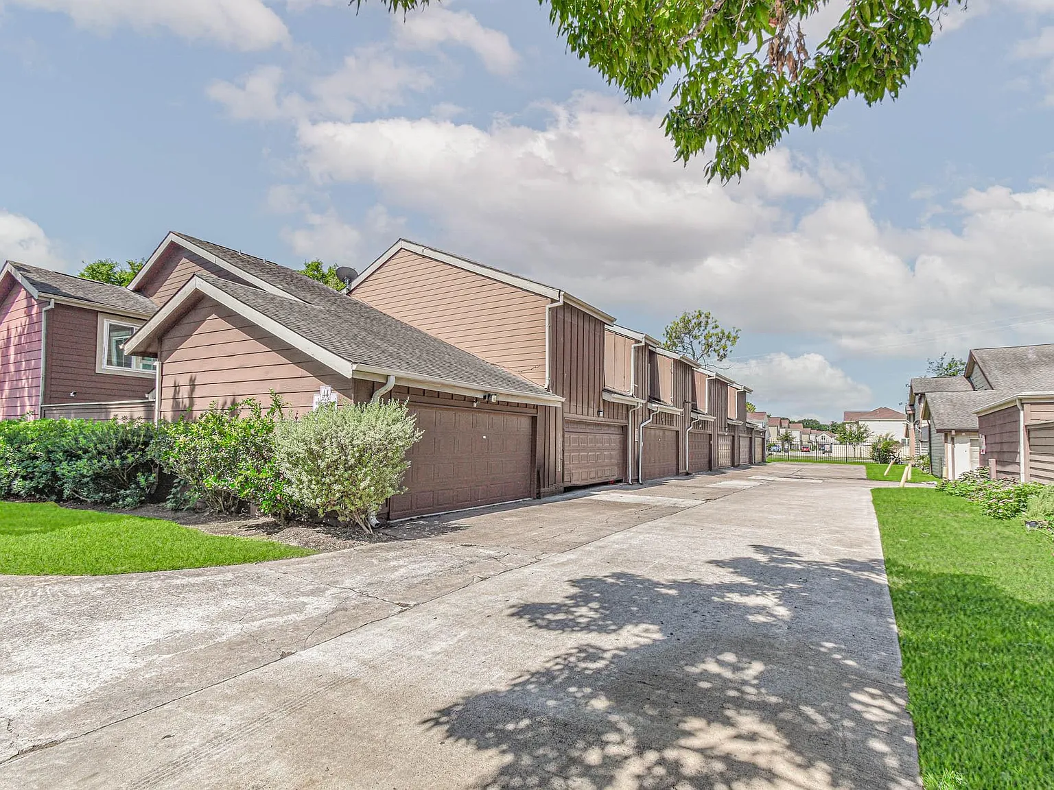 3 bed, 2.5 bath, 1382 sqft, $1,650 — Photo 4