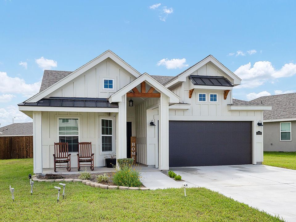 1st image of 806 S Tecate Dr