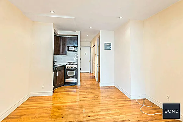 Rented by Bond New York | media 22