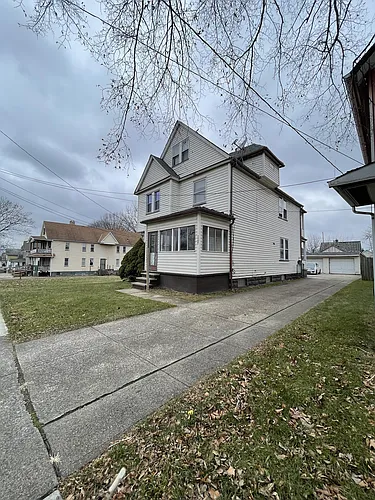 6907 Hosmer Ave Photo 1