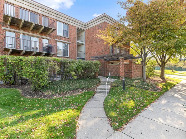 431 Kelburn Rd APT 116, Deerfield, IL 60015