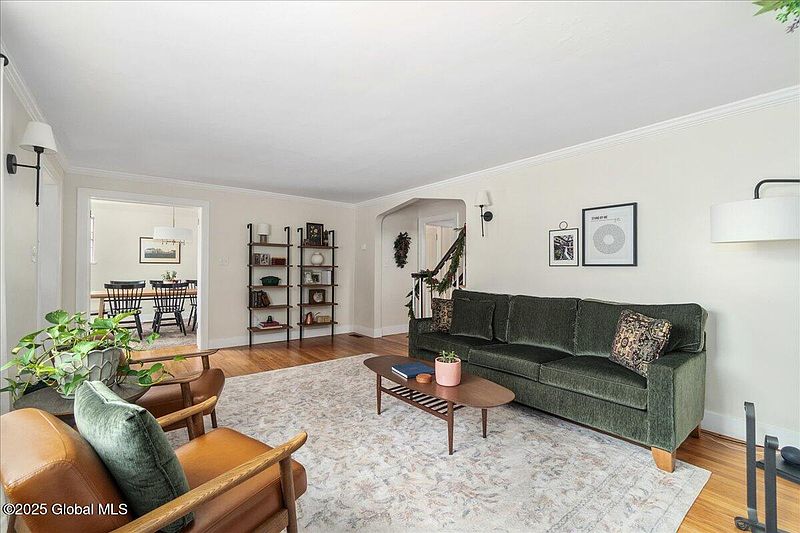 4th image of 159 Elmgrove Avenue