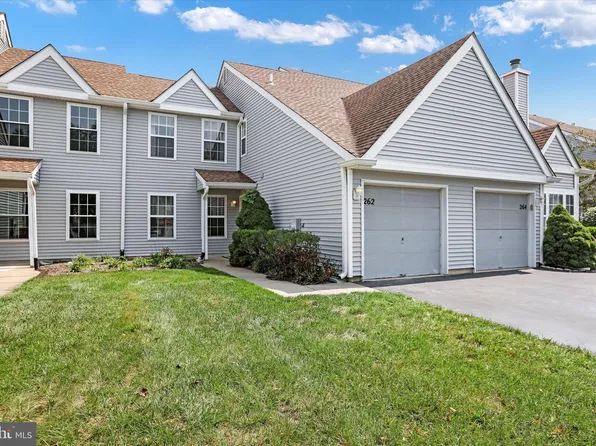 262 Birch Hollow Dr, Bordentown, NJ 08505