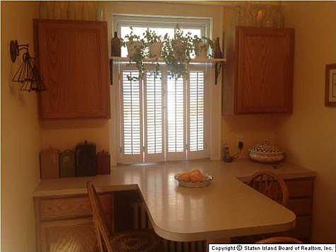4th image of 172 Bement Ct