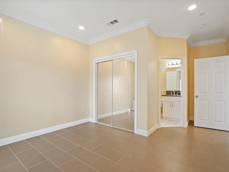 10562 Lexington St — Photo 4