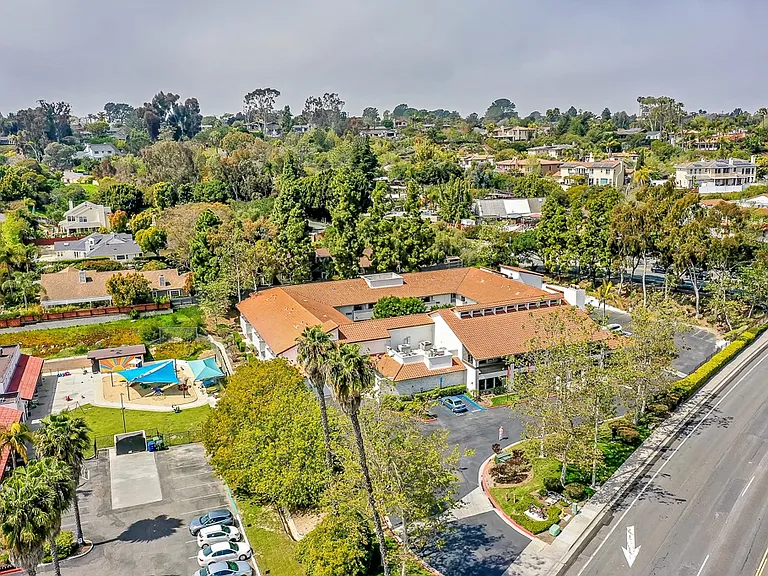 Encinitas Senior Living - 55+ Active Adult Apartments — Photo 16