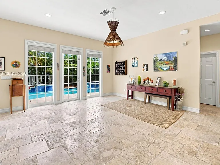 1419 SW 21st Ct — Photo 15