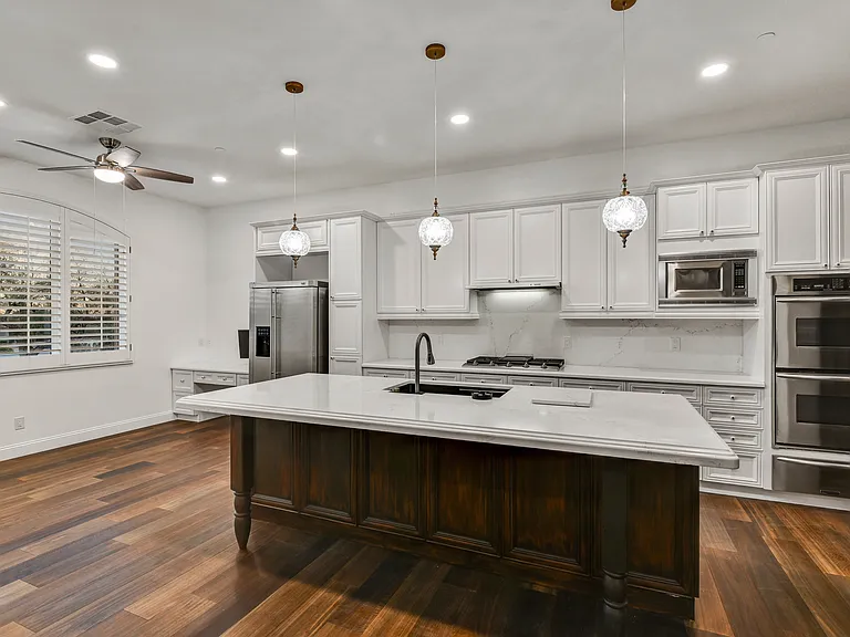 Kitchen with extended Island