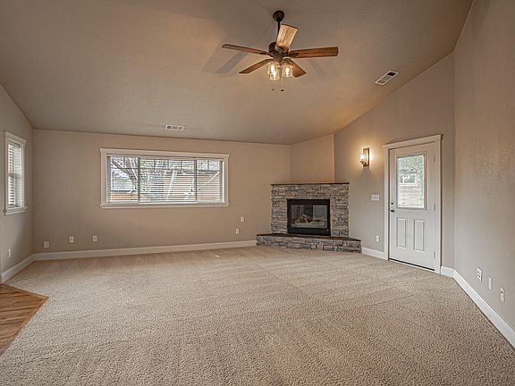 4th image of 112 Greenmoor Dr