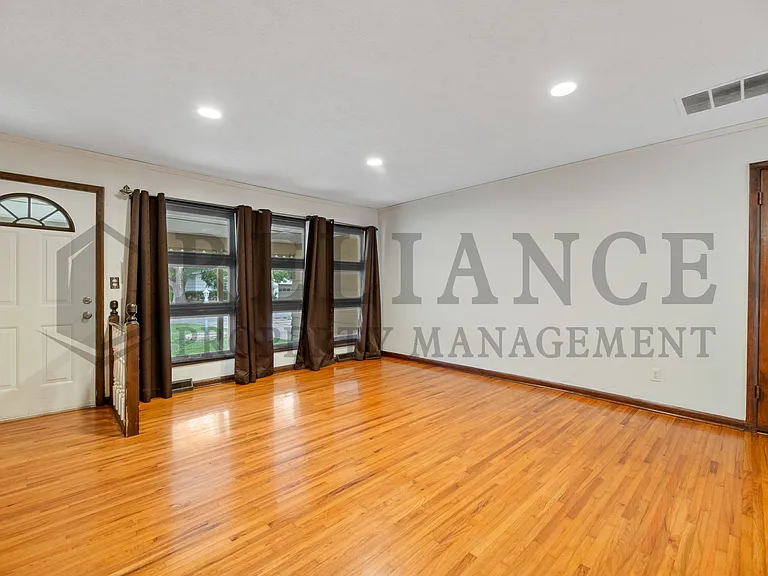 614 N Brownthrush Ln — Photo 12