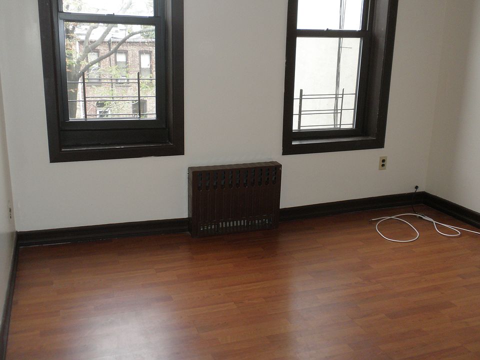 2nd image of 384 4th St #2