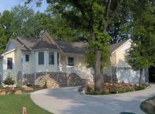 13484 Firestone Dr, Fenton, MI 48430