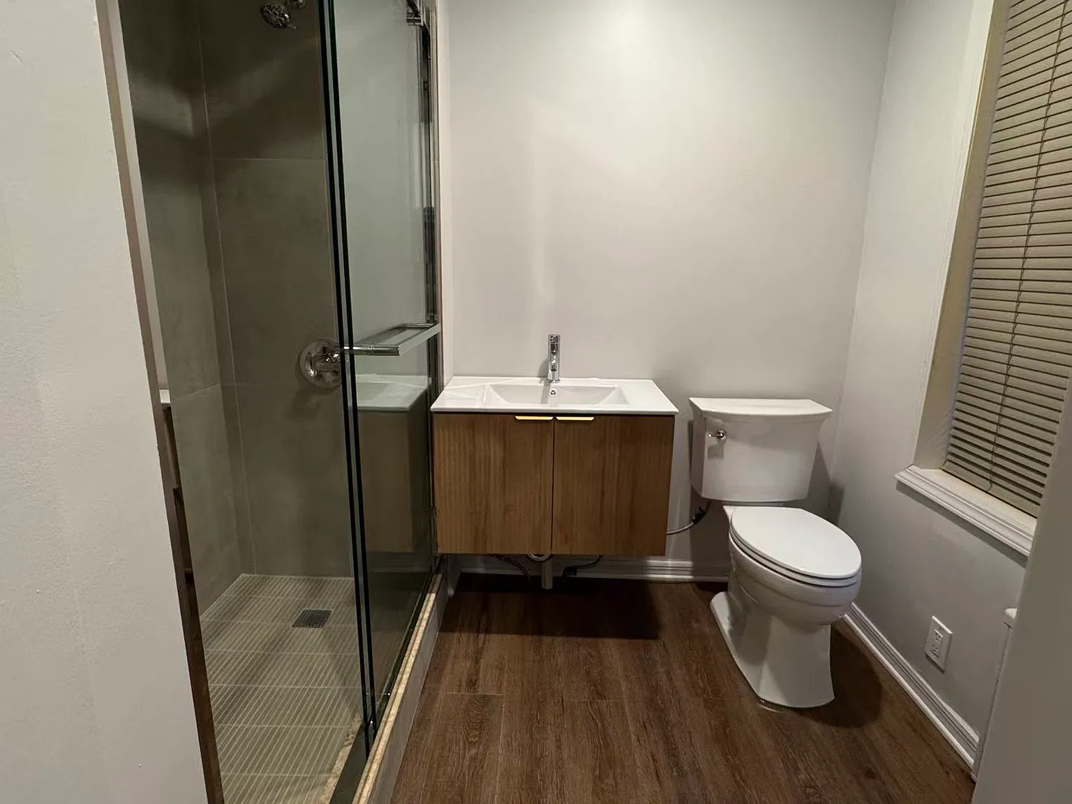 2 bed, 1000 sqft, $1,450 — Photo 3