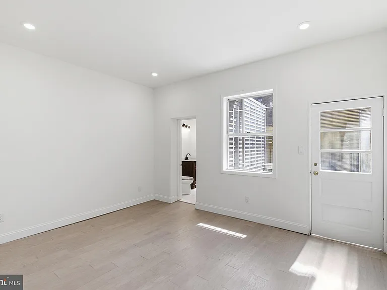 935 E Passyunk Ave #1 — Photo 15