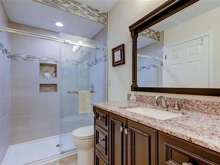 5828 Oakhurst Dr — Photo 13