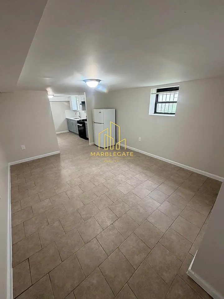 Building Photo - 179 Ellis Ave #G11