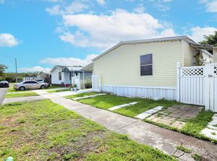 21530 NW 3rd Pl, Pembroke Pines, FL 33029