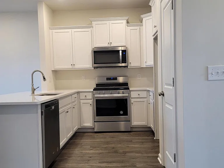 92 Peregrine Way — Photo 5