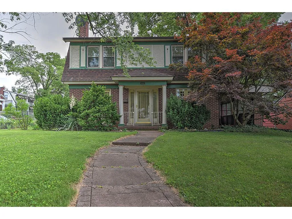 2041 W Main St photo 1