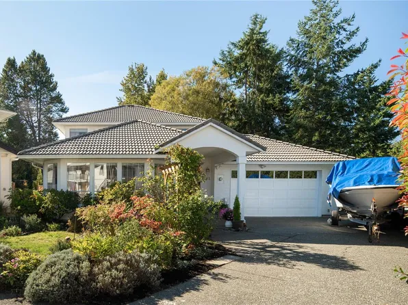 1395 Epsom Close, Saanich, BC V8P 5S8