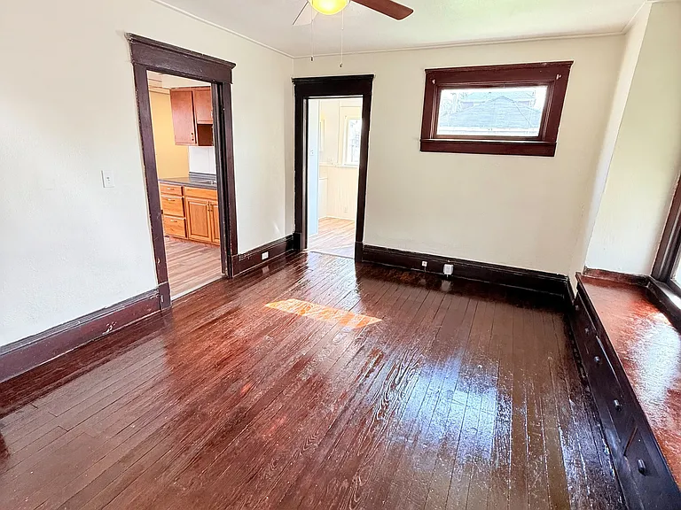 563 Cedar Ave — Photo 10