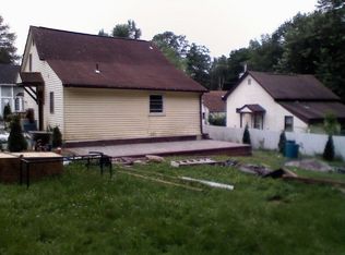 8 Urban St, Hamburg, NJ 07419