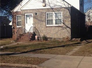 24433 138th Ave, Rosedale, NY 11422