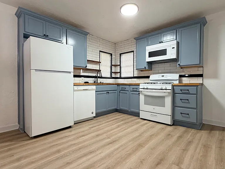 2332 SW Cornell Ave — Photo 4