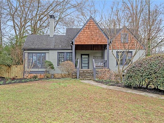 2nd image of 143 Parkside Cir