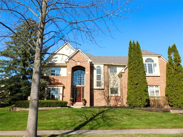 24117 Windridge Ln, Novi, MI 48374