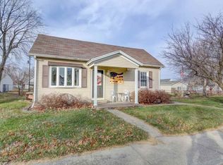 403 N Clinton St, Middletown, IL