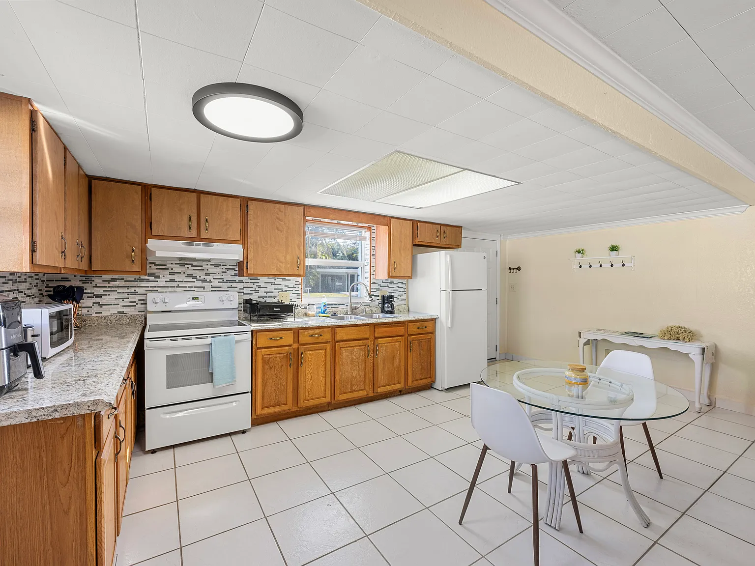 2 bed, 1400 sqft, $2,550 — Photo 3