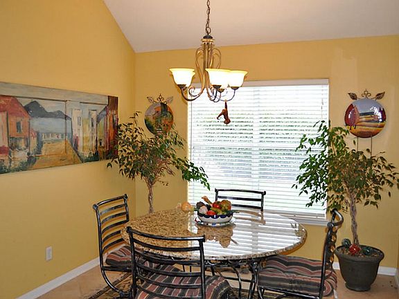  Enjoy the view of the backyard from breakfast area.