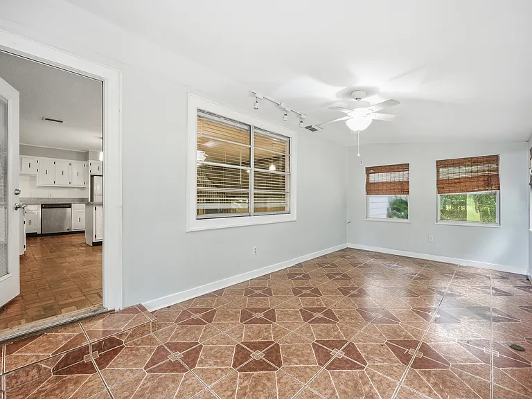 1906 Elaine Ave — Photo 28