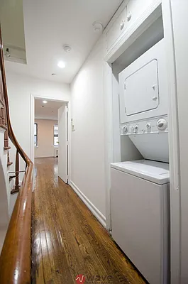 Rented by Wave Real Estate Group | media 27