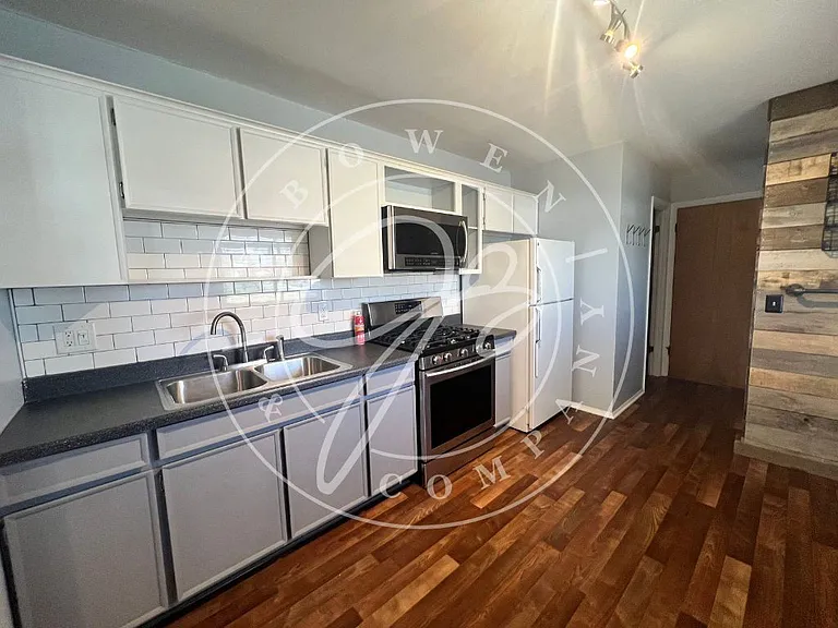 2300 Crystal Ave — Photo 5