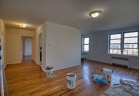 2nd image of 2630 Kingsbridge Ter APT 3Y