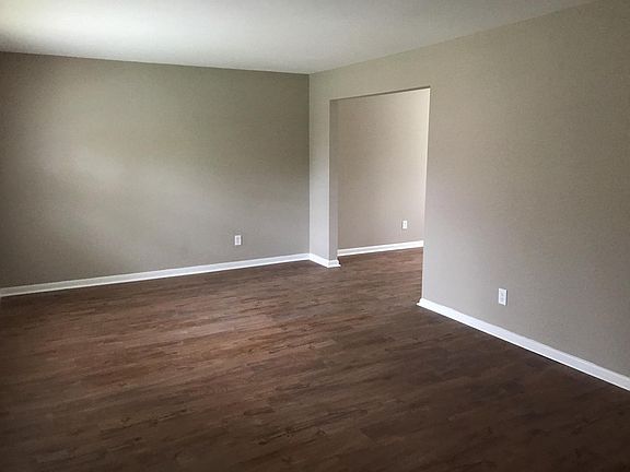 3rd image of 11894 Cedarcreek Dr