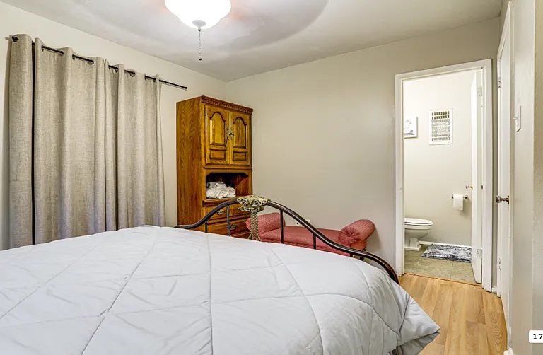 9223 Kingcrest Pkwy — Photo 14