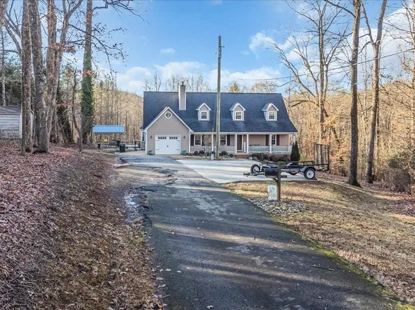 106 Blue Bird Ln, Easley, SC 29640
