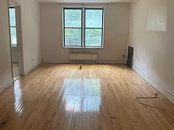 67-40 Yellowstone Boulevard image 3 of 7