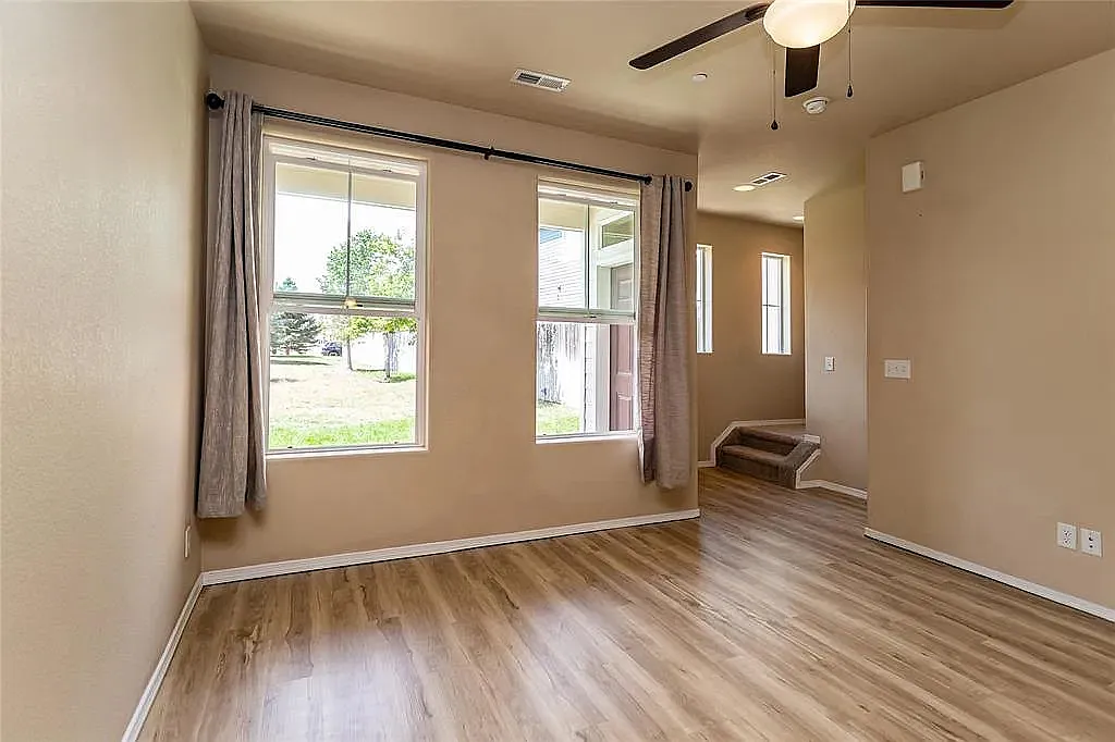 2 bed, 1368 sqft, $2,000 — Photo 3