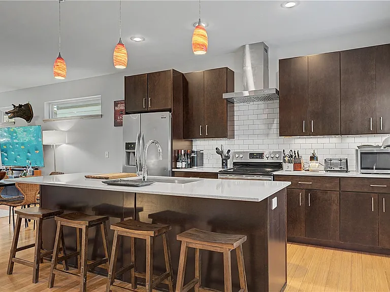 175 W Martin Luther King Blvd — Photo 3