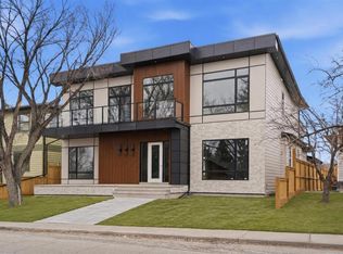 209 E Windermere Rd SW, Calgary, AB T3C3K9